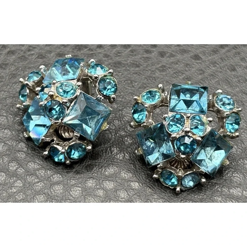 Vintage Beautiful Blue Rhinestone Cluster Silver Tone Clip On Earrings